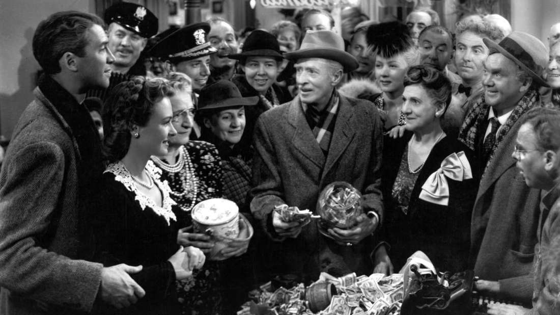 It's A Wonderful Life - Behind the Scenes - This is one of the top Christmas movies. Check out these behind the scenes facts to the popular Christmas movie, “It's A Wonderful Life”. #ItsAWonderfulLife #WonderfulLife