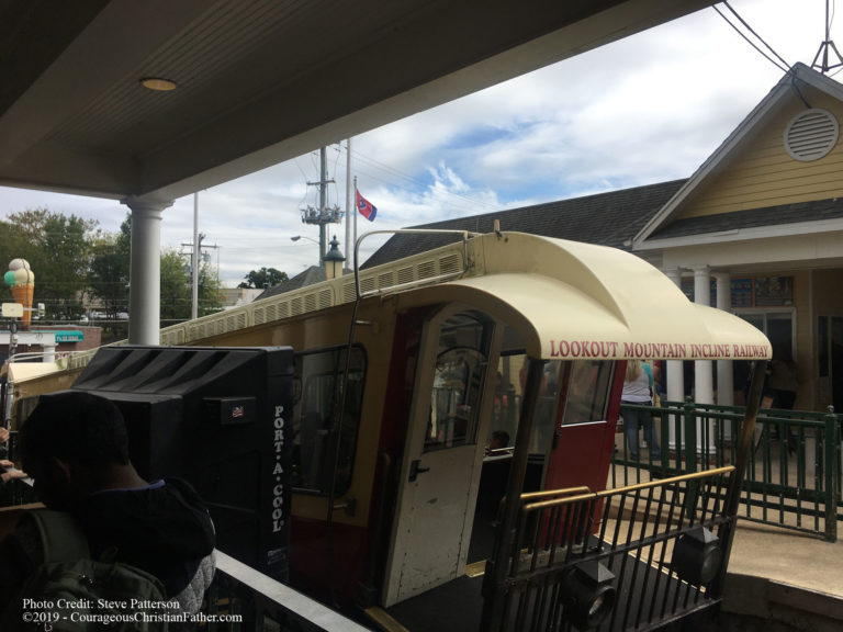 Lookout Mountain Incline Railway in Chattanooga, TN to go up and/or down the mountain to Lookout Mountain. Enjoy a ride on an angled rail car that will take you up or down Lookout Mountain. #InclineRailway #LookoutMountain