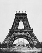140px-construction_tour_eiffel5-9438351